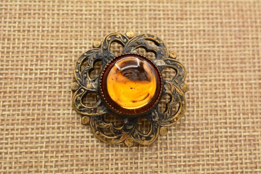 Vintage Cabochon Clip Earrings Round Orange Jelly Antiqued Brass Tone 80s BinAT